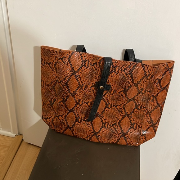 Brown and black vegan snake print tote bag NWOT - Picture 2 of 13